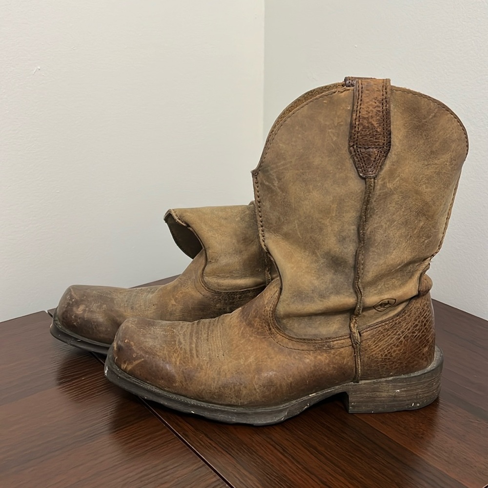 Ariat Men’s Rambler Cowboy Boots.